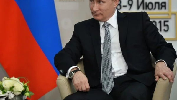 Путин изненада с подаръци 90-годишния си бивш началник в КГБ