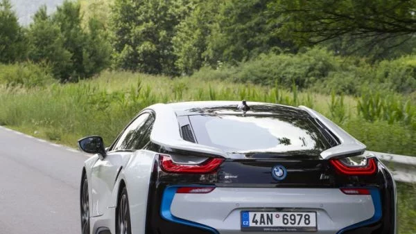 BMW i8: Звезден кораб „Ентърпрайз“ (тест драйв)