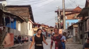 Туристическа агенция предлага разходки из ромски квартали