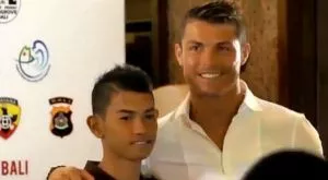 От оцелял в цунами до професионален футболист – невероятната история на Мартунис