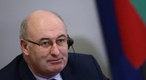 Хоган: ЕК обмисля разширяване на мерките срещу Русия