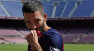 {{ otherArticle[0].article.title }}