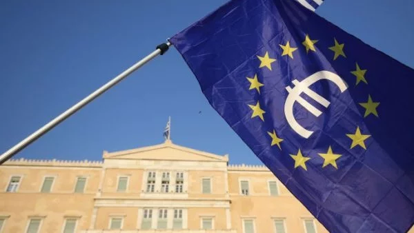 Еврогрупата може да не отпусне планирания транш от помощта за Гърция