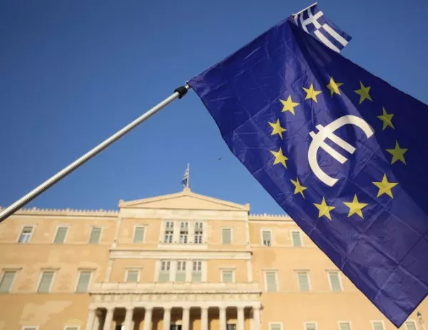 Гръцкият парламент прие оспорваните мерки за строги икономии