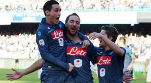 Наполи преподписа с основен футболист до 2020 г.