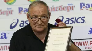 {{ otherArticle[0].article.title }}