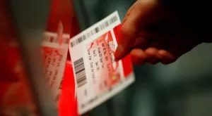 Кой колко плаща за сезонни билети във Висшата лига?