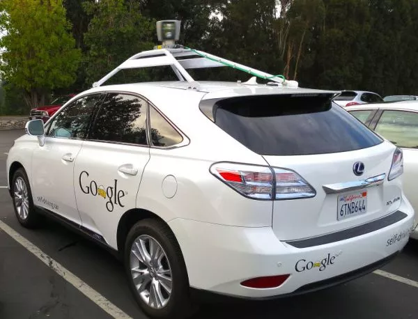 В катастрофа с безпилотна кола на Google за първи път пострадаха хора