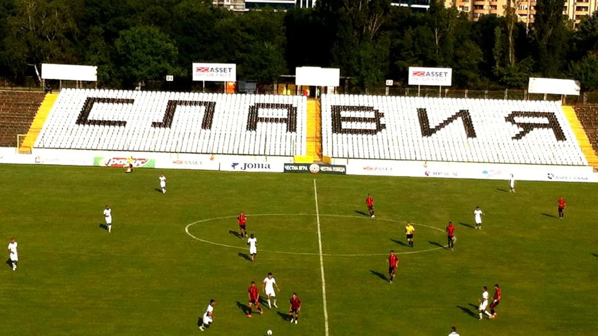 Левски плати над 16 бона на Славия, за да избегне служебна загуба