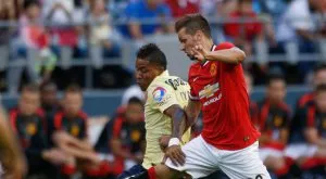 Евертън взима халф на Юнайтед