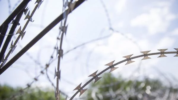 Австрия обеща на ЕК да не строи огради