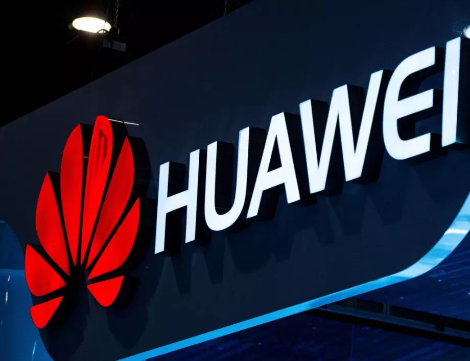 Основателят на Huawei се надява Байдън да поправи стореното от Тръмп