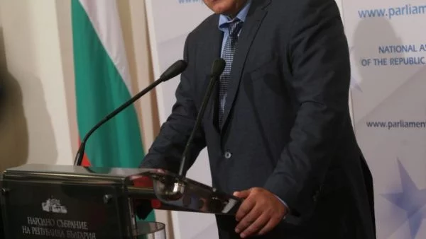 Борисов директно посочи картел на големите бензиностанции без резултат от КЗК