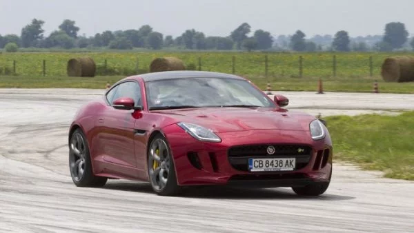 Jaguar F-Type R Coupe: За честта на короната (тест драйв)