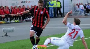 Фен брои 2700 рубли за фланелка на Сираков