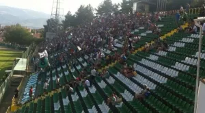 Николай Костов е залетият с вода от фенове на Пирин