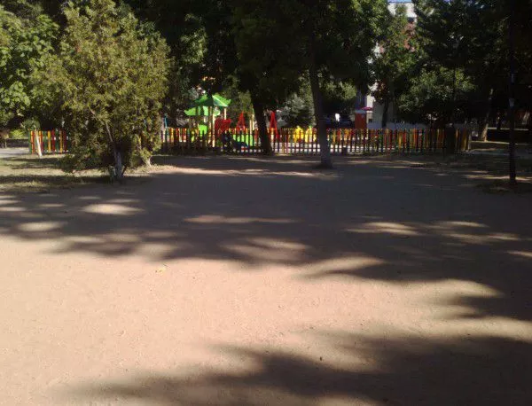 Един от големите паркове на Асеновград не може да се използва пълноценно, твърдят жители
