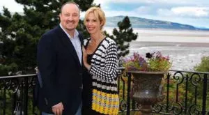 Жената на Бенитес жегна Специалния