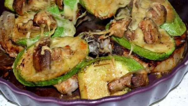 Свинско с тиквички. Не сте яли такава вкусотия...