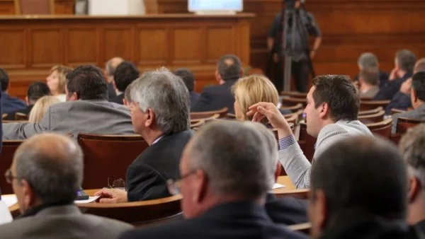 Обрат в парламента: Съдиите все пак ще декларират дали са масони