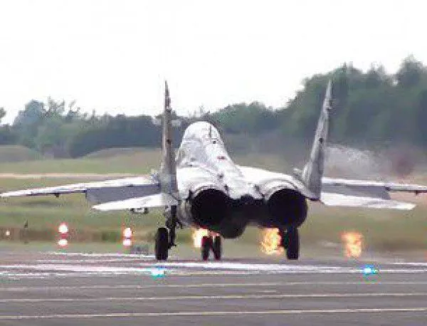 Експерт: Сделката за ремонта на бойните ни самолети в Полша е абсурдна