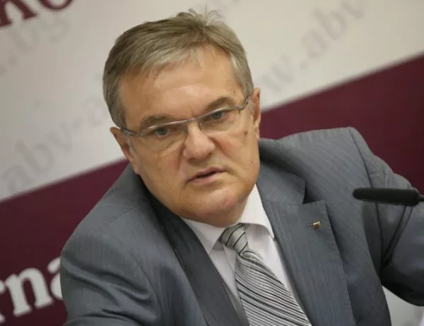 Новият вътрешен министър получава тежко наследство, смята Румен Петков