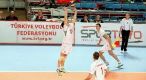 Полша спря волейболистите ни за златото в Грузия