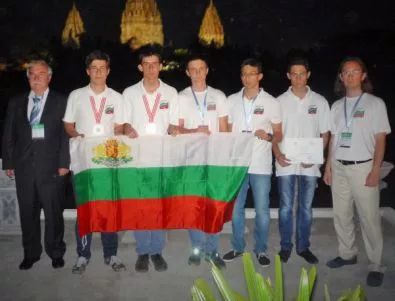 Българският отбор по астрофизика спечели един златен и два бронзови медала