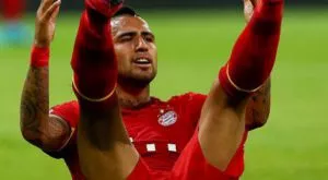 Артуро Видал пак се насочи към алкохолните страсти през нощта 