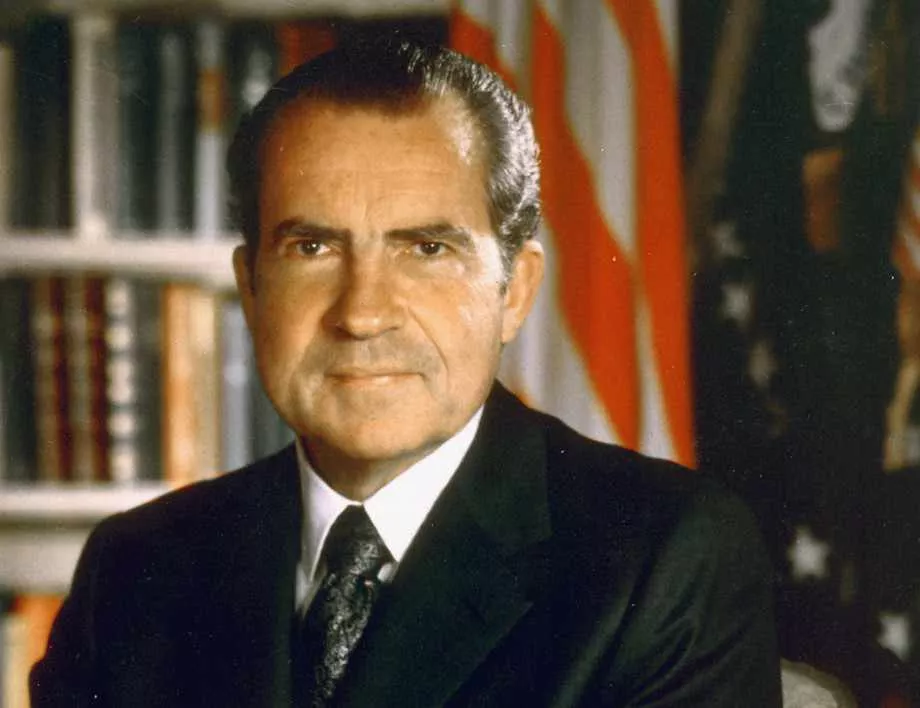 Ричард Никсън заповядва да бъдат прекратени бомбардировките над Северен Виетнам