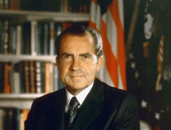 Ричард Никсън подава оставка