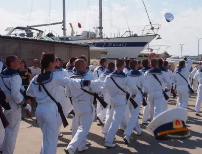 Испанските власти задържаха двама български моряци