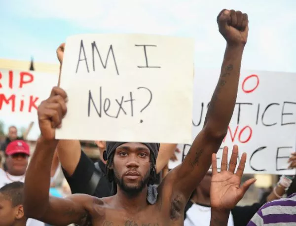 Афроамериканците трябва да спрат да играят с картата "расизъм"
