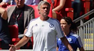 Скандалът Моуриньо - Карнейро носи сериозен удар по Челси