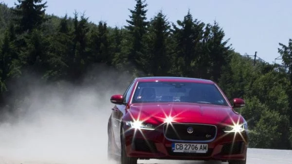 Jaguar XE S: She’s got the jack* (тест-драйв)