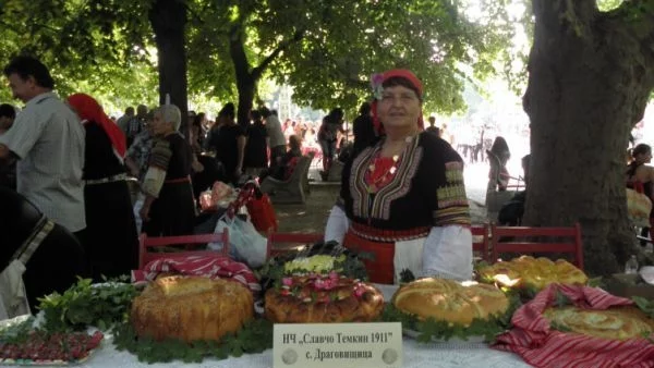 В Кюстендил показаха богородични обредни хлябове