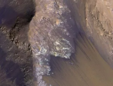 НАСА показа воден поток на Марс