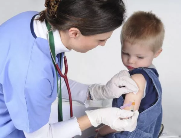Всеки трети родител смята, че ваксините могат да навредят на детето му