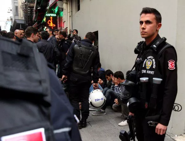 Близо 60 души са арестувани след терористичния акт в Истанбул