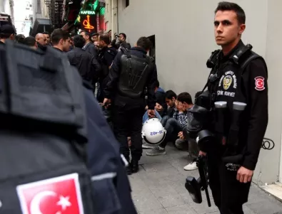 Шестима полицаи са убити, а 23-ма са ранени при експлозия на автогара в Диарбекир