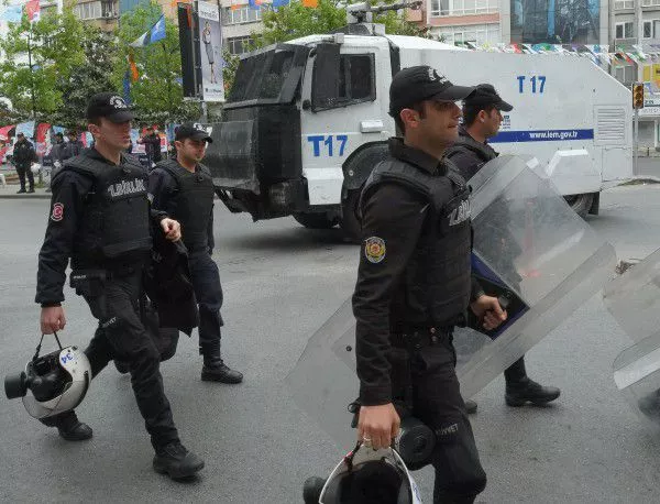 Двама турски полицаи са убити при нападение на ПКК