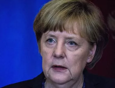Меркел обеща на Оланд помощ в борбата с тероризма