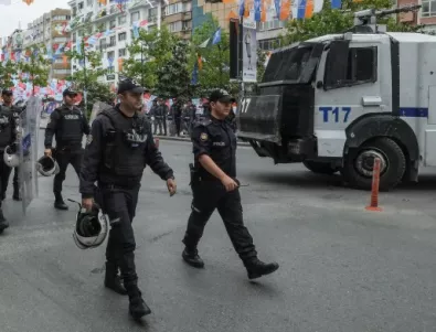 Членуващи в радикалната Революционна партия са извършили нападението в Истанбул