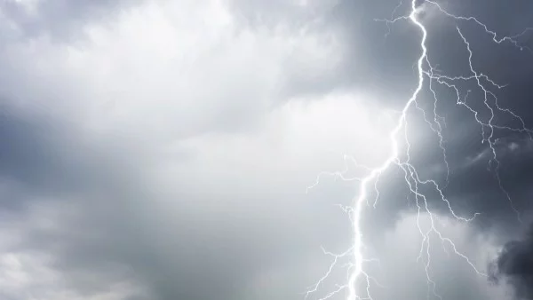 Жълт код за гръмотевични бури е в сила за 6 области на страната