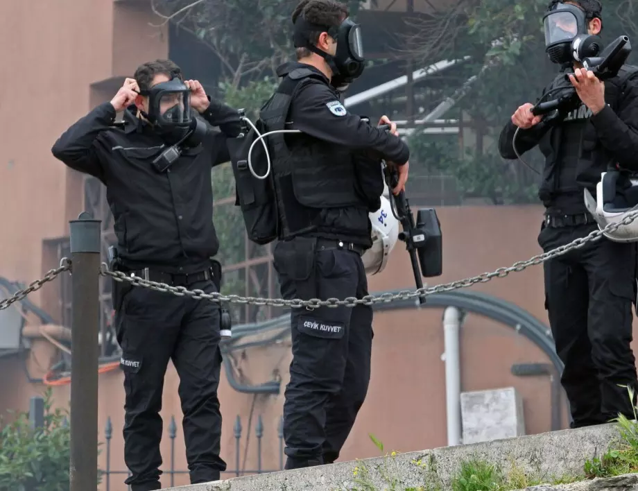 Турция арестува четирима души за шпионаж в полза на Франция 