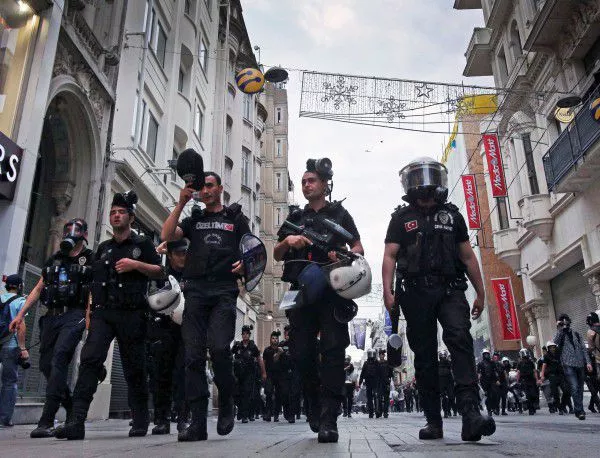 В Истанбул проведоха спецакции срещу членове на терористични групи