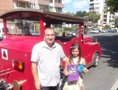 9-годишно момиче от София е пътник № 1000 на атракционното влакче в Ловеч