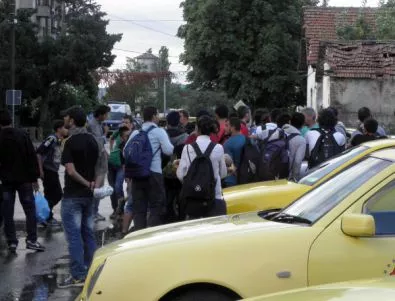 В Македония използват сълзотворен газ, за да разпръснат бежанците