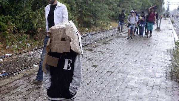 4000 бежанци чакат да влязат в Сърбия, границата е затворена