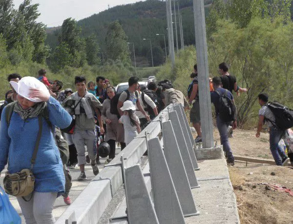 Сърбия разреши влизането на хиляди бежанци от Македония